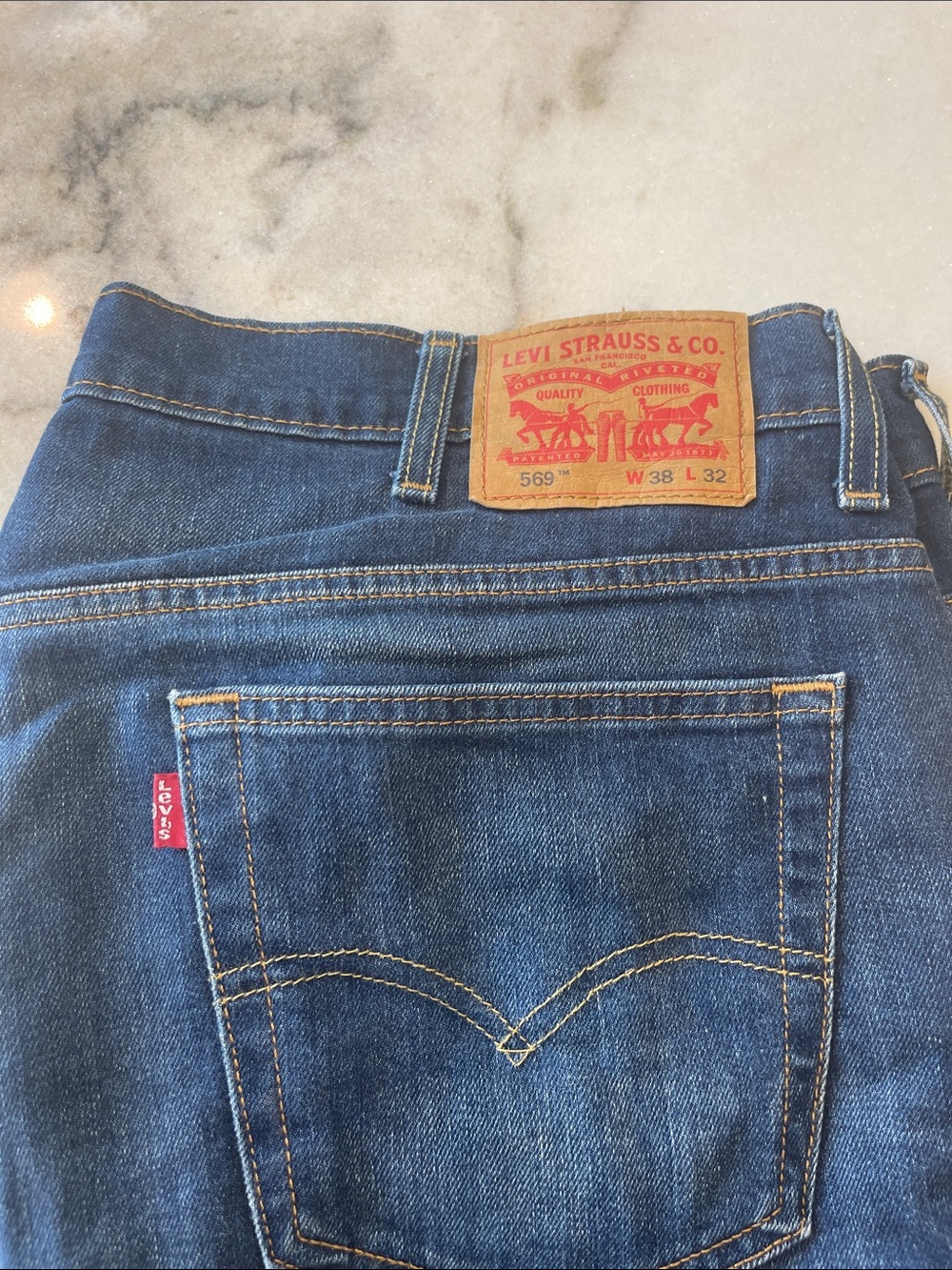 Levi's 569 Men's Indigo Straight Jeans 38x32 - Picture 3 of 5